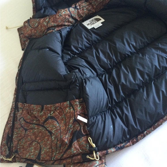 The North Face Brown Puffer Jacket - Picture 14 of 16